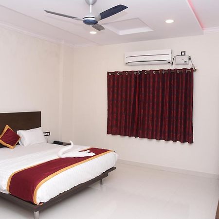 Hotel Grand Kubera Chikmagalur Ngoại thất bức ảnh