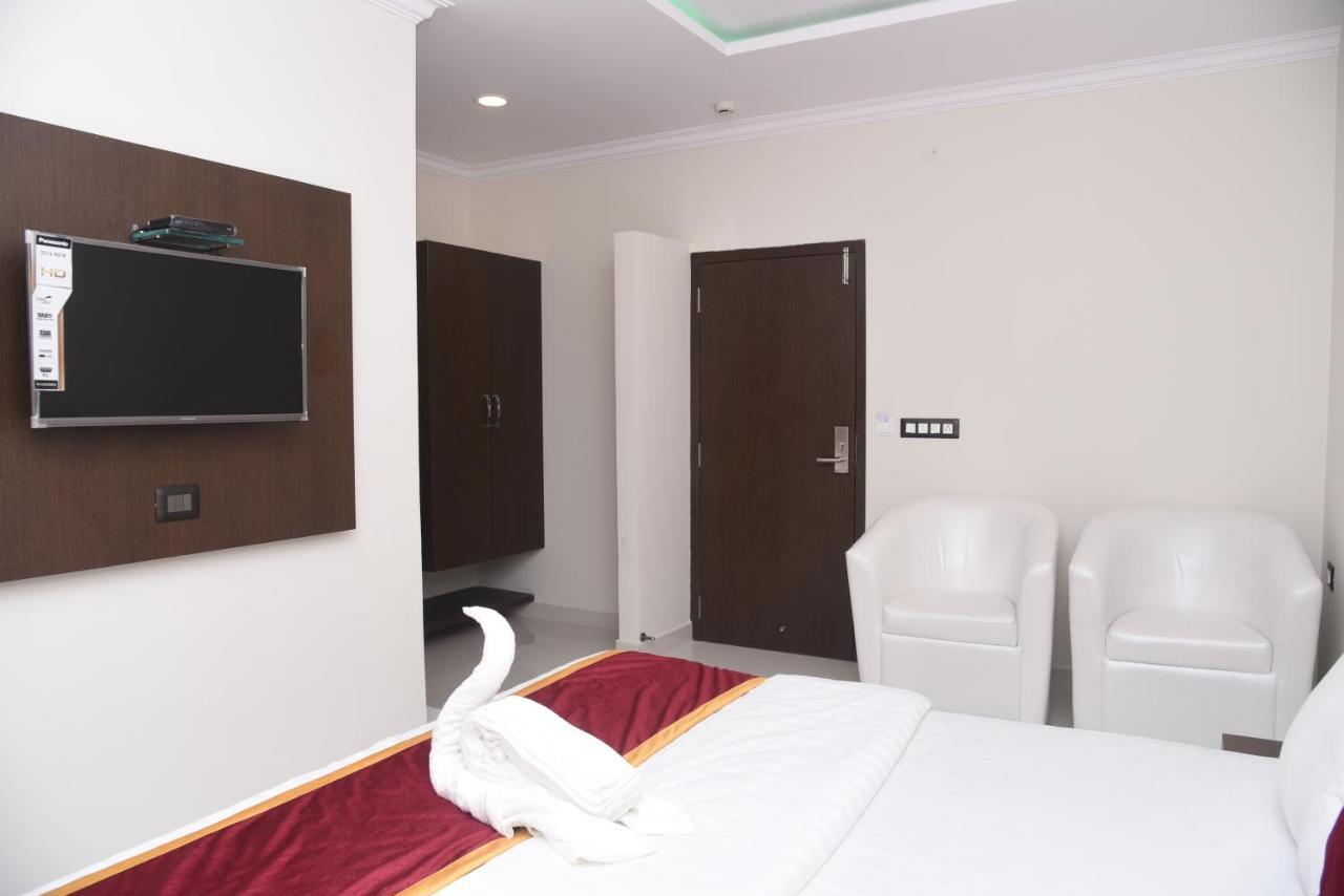 Hotel Grand Kubera Chikmagalur Ngoại thất bức ảnh