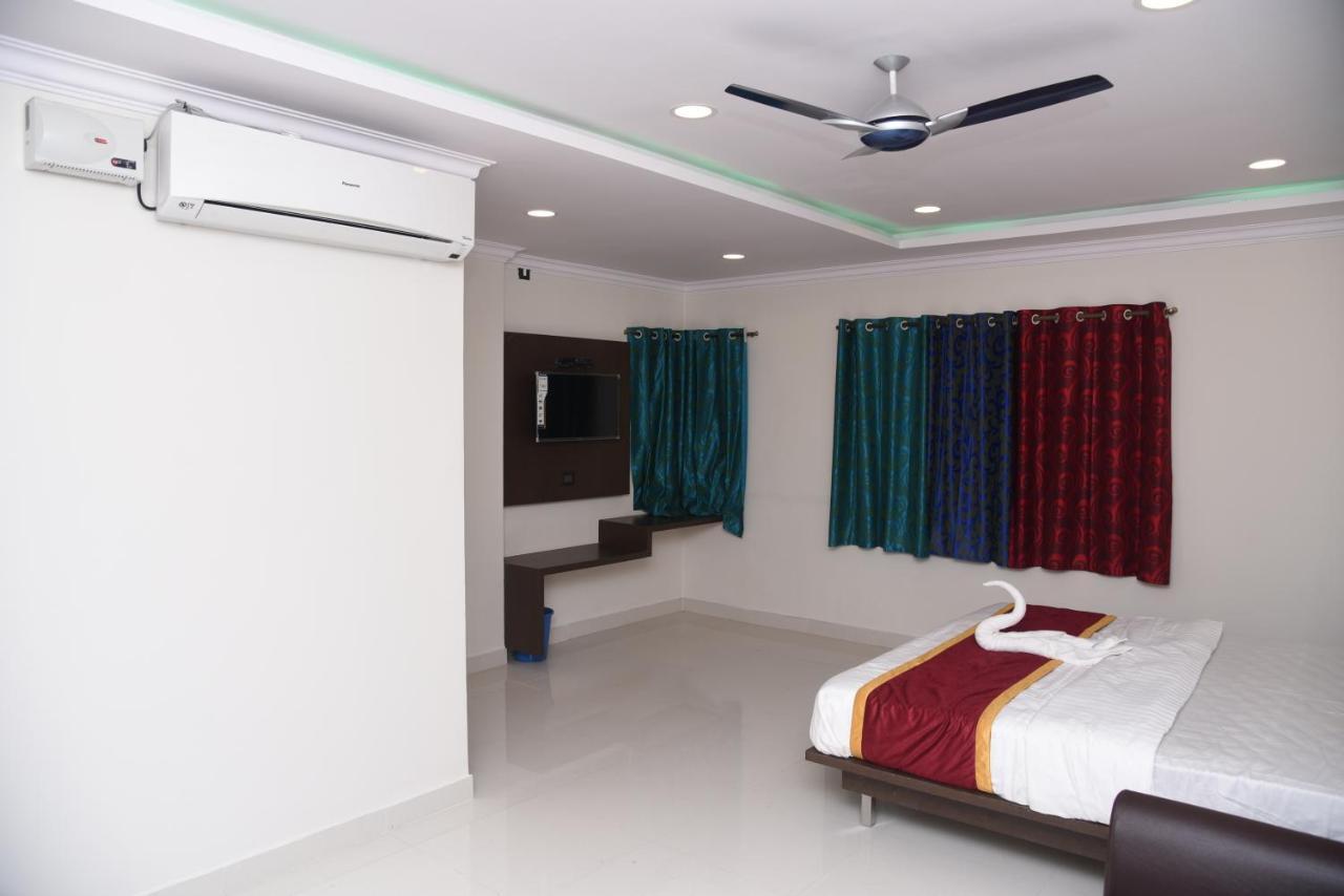Hotel Grand Kubera Chikmagalur Ngoại thất bức ảnh